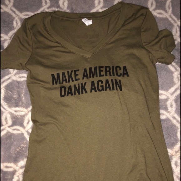 Tops - flying saucer make america dank again v-neck